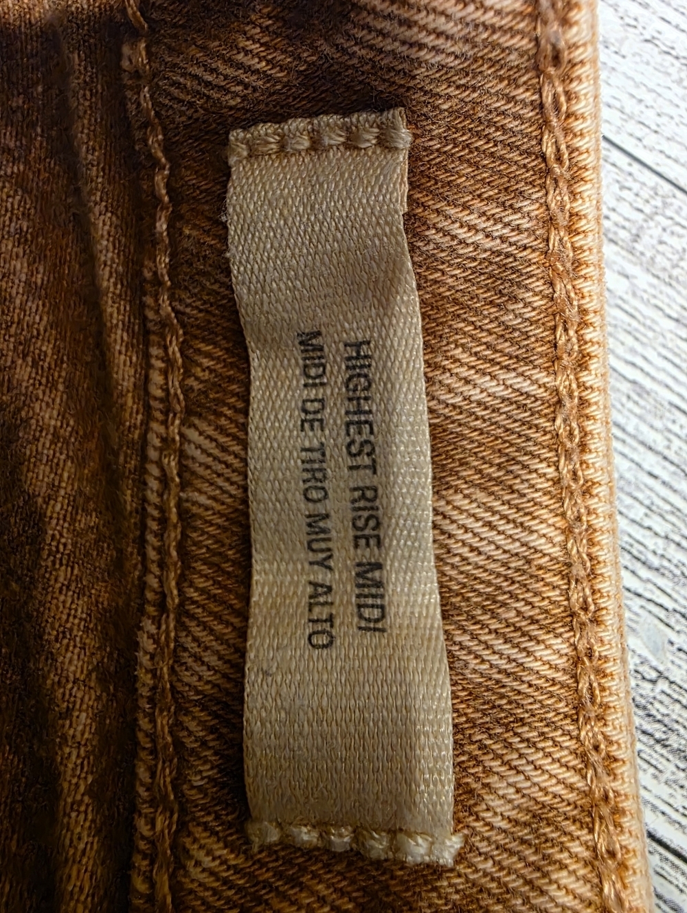 Universal Faded Rust Denim Shorts - Picture 4 of 4